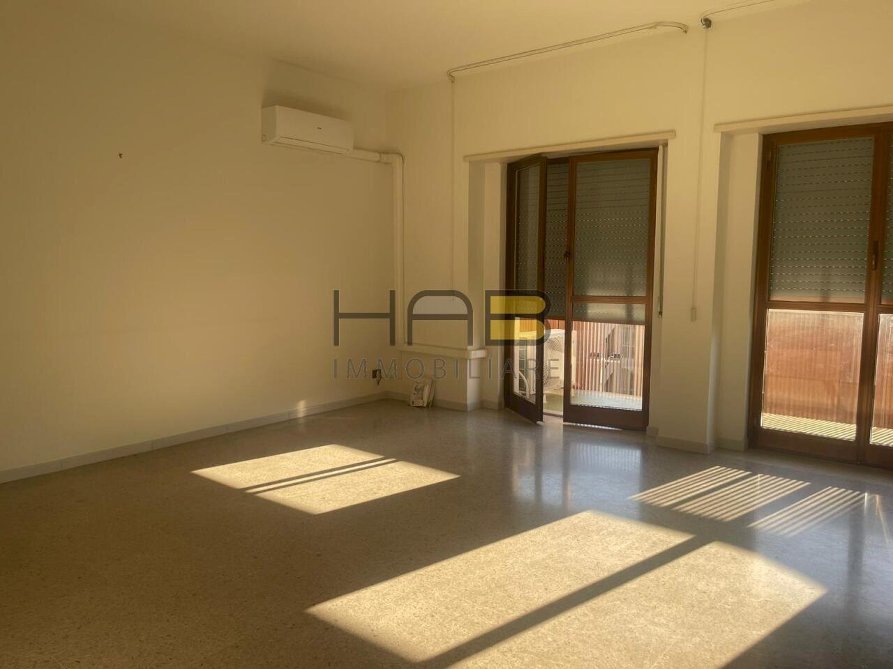 7f164147-145d-4aa2-9350-1b7fd53ddc34.jpg - Three-room apartment Trapani - photo 3