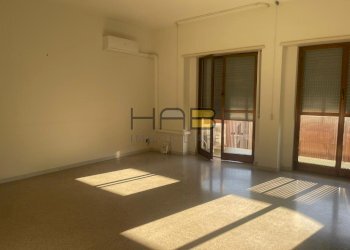 7f164147-145d-4aa2-9350-1b7fd53ddc34.jpg - Three-room apartment Trapani - photo 3