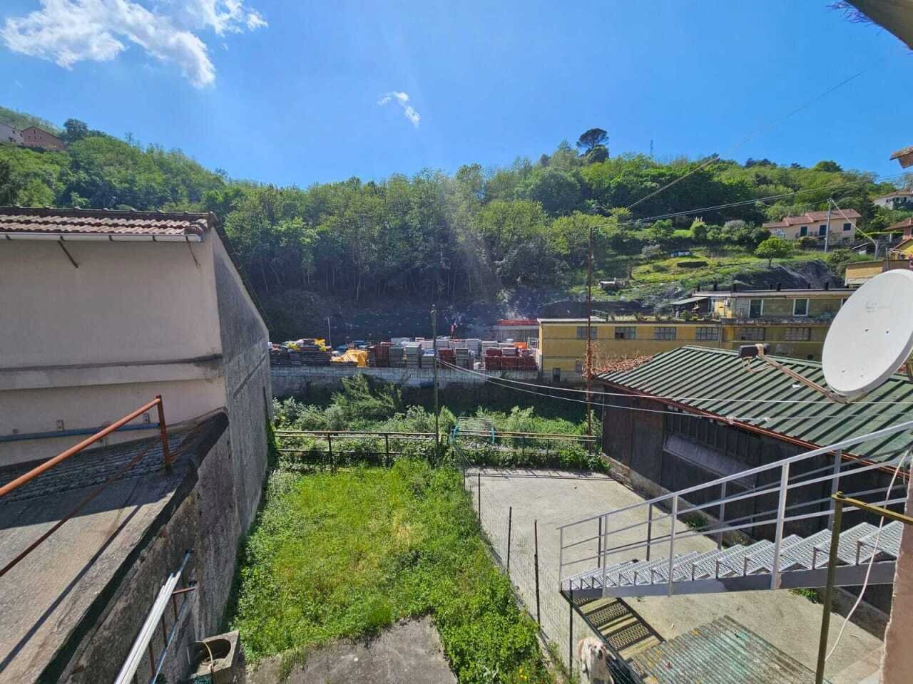 giardino - terrazzo (3).jpeg - Apartment Via Martiri della Libertà 225, Campomorone - photo 1