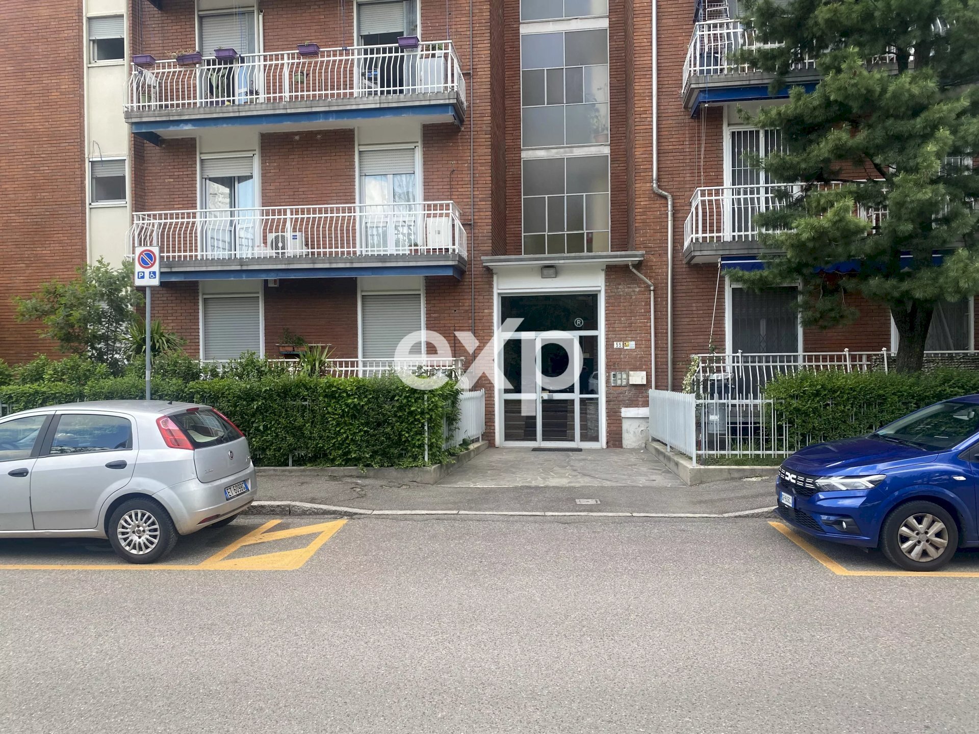 Three-room apartment Via Asiago, Baranzate - photo 1