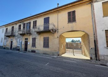 Semi-detached house Scurzolengo - photo 1