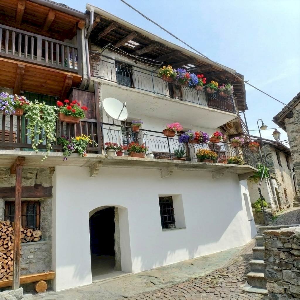 Trilocale Frazione Chataignére 22, Challand-Saint-Victor - foto 1