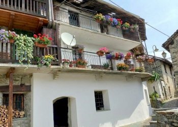 Three-room apartment Frazione Chataignére 22, Challand-Saint-Victor - photo 1
