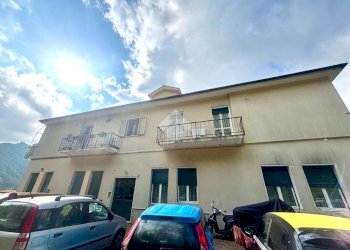 Three-room apartment Via 8 Marzo, Sant'Olcese - photo 1