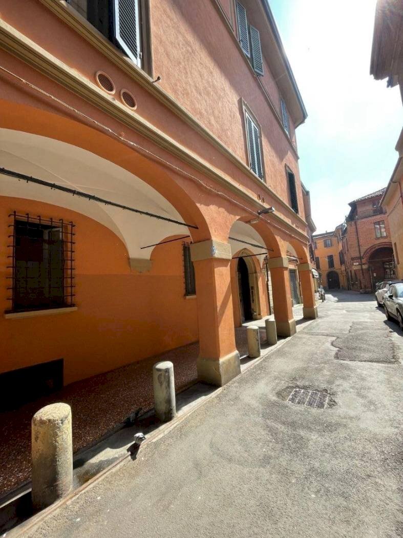 Quadrilocale Via Armando Quadri, 6, Bologna (zona Centro Storico) - foto 2