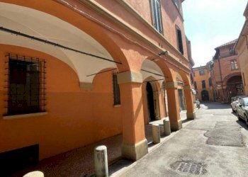 Quadrilocale Via Armando Quadri, 6, Bologna (zona Centro Storico) - foto 2