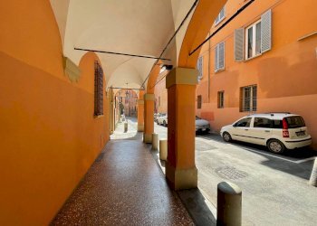 Quadrilocale Via Armando Quadri, 6, Bologna (zona Centro Storico) - foto 4