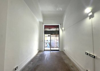 Shop via Odessa, Genova (neighborhood Foce) - photo 1