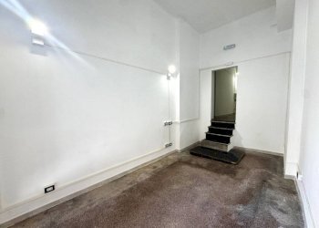 Shop via Odessa, Genova (neighborhood Foce) - photo 6