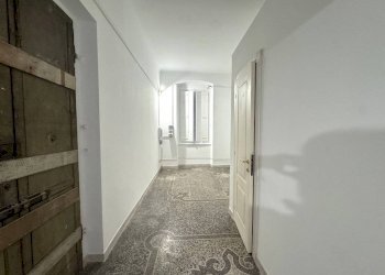 Shop via Odessa, Genova (neighborhood Foce) - photo 7