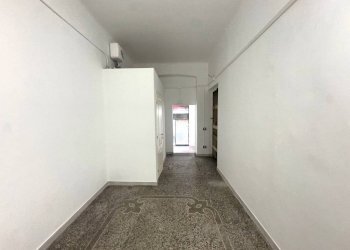 Shop via Odessa, Genova (neighborhood Foce) - photo 10