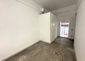 Shop via Odessa, Genova (neighborhood Foce) - photo 12