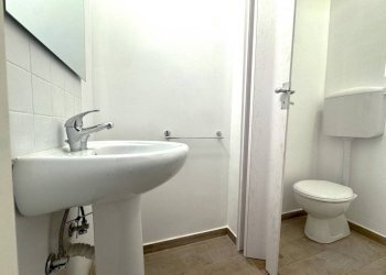 Shop via Odessa, Genova (neighborhood Foce) - photo 13