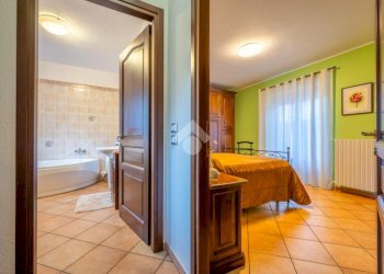 Portion of a house Via Caporgno, Envie - photo 17