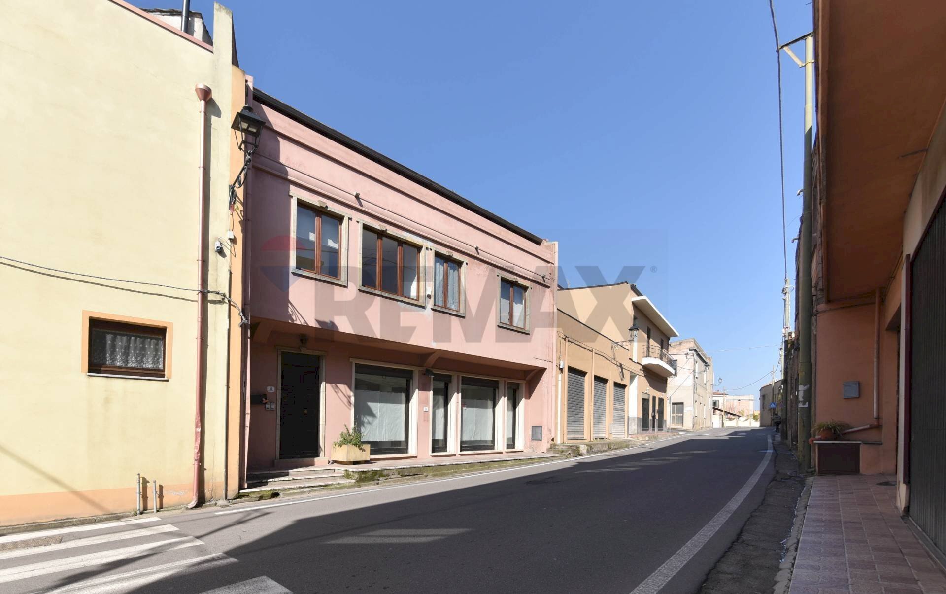 Edificio all\'aperto - Shop via carlo sanna
 
83, Senorbì - photo 1