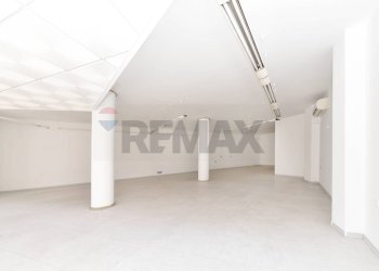 Stanza vuota - Shop via carlo sanna
 
83, Senorbì - photo 6