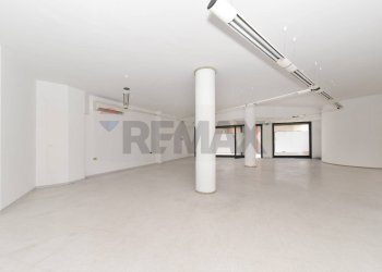 Stanza vuota - Shop via carlo sanna
 
83, Senorbì - photo 8