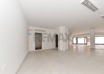 Stanza vuota - Shop via carlo sanna
 
83, Senorbì - photo 10