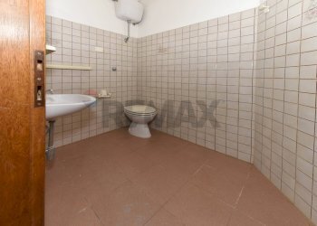 Bagno - Shop via carlo sanna
 
83, Senorbì - photo 12