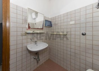 Bagno - Shop via carlo sanna
 
83, Senorbì - photo 13