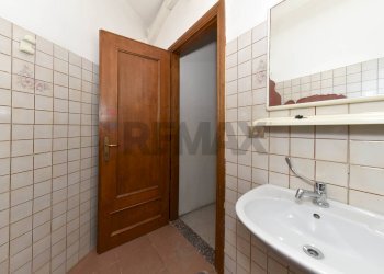 Bagno - Shop via carlo sanna
 
83, Senorbì - photo 14