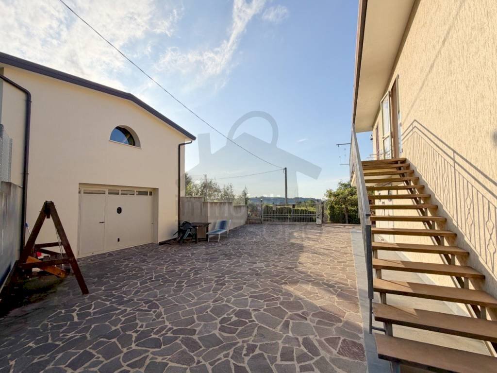 Cortile interno - Villa via Brocchi, 73, Verucchio - foto 3