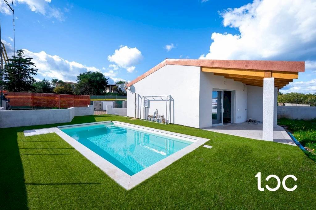 Piscina - Villa a Schiera Budoni - foto 2
