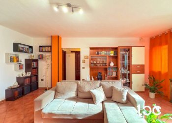 Salone - Three-room apartment Posada - photo 6