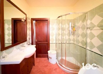 Bagno - Three-room apartment Posada - photo 13