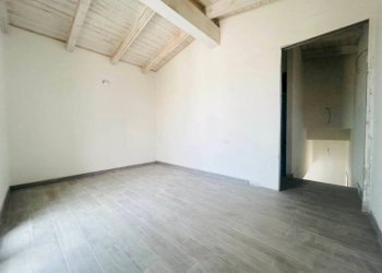 Stanza non arredata - Villa a Schiera Posada - foto 9