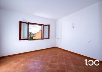 Camera da letto - Three-room apartment Torpè - photo 9