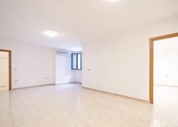 Three-room apartment Budoni - photo 2