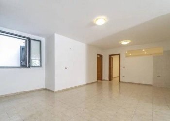 Three-room apartment Budoni - photo 3