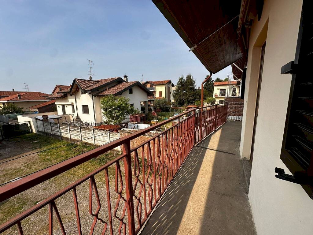 Balcone - Bilocale via Trieste, 5, Lonate Pozzolo - foto 2