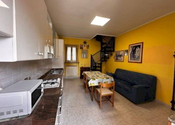 Cucina - Bilocale via Trieste, 5, Lonate Pozzolo - foto 10