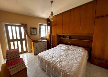 Camera da letto - Bilocale via Trieste, 5, Lonate Pozzolo - foto 11