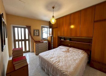Camera da letto - Independent house via Trieste, 5, Lonate Pozzolo - photo 18