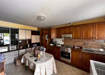 Cucina - Bilocale via Trieste, 5, Lonate Pozzolo - foto 24