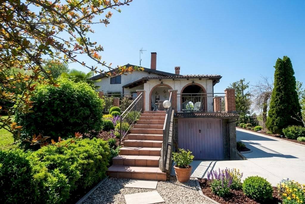 Giardino - Villa strada degli Zanoni, Mondovì - foto 2