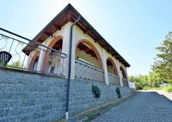 Facciata - Villa strada degli Zanoni, Mondovì - foto 6