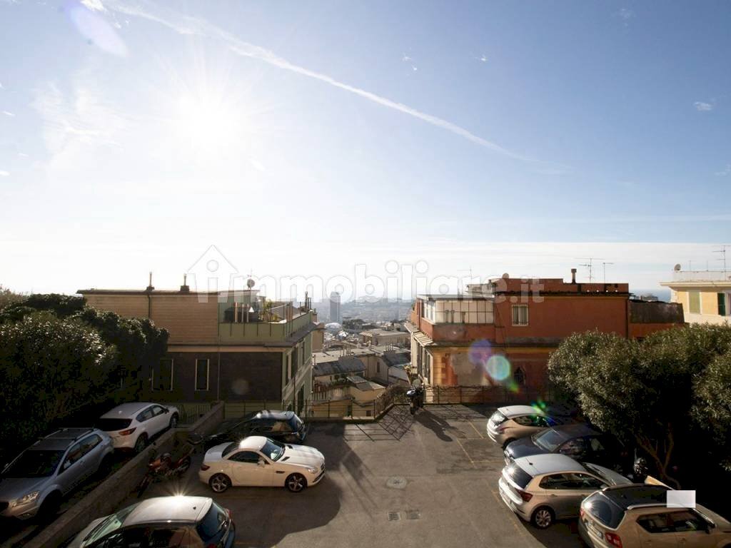 Vista - Quadrilocale piazza Daniele Manin, Genova (zona Castelletto) - foto 1