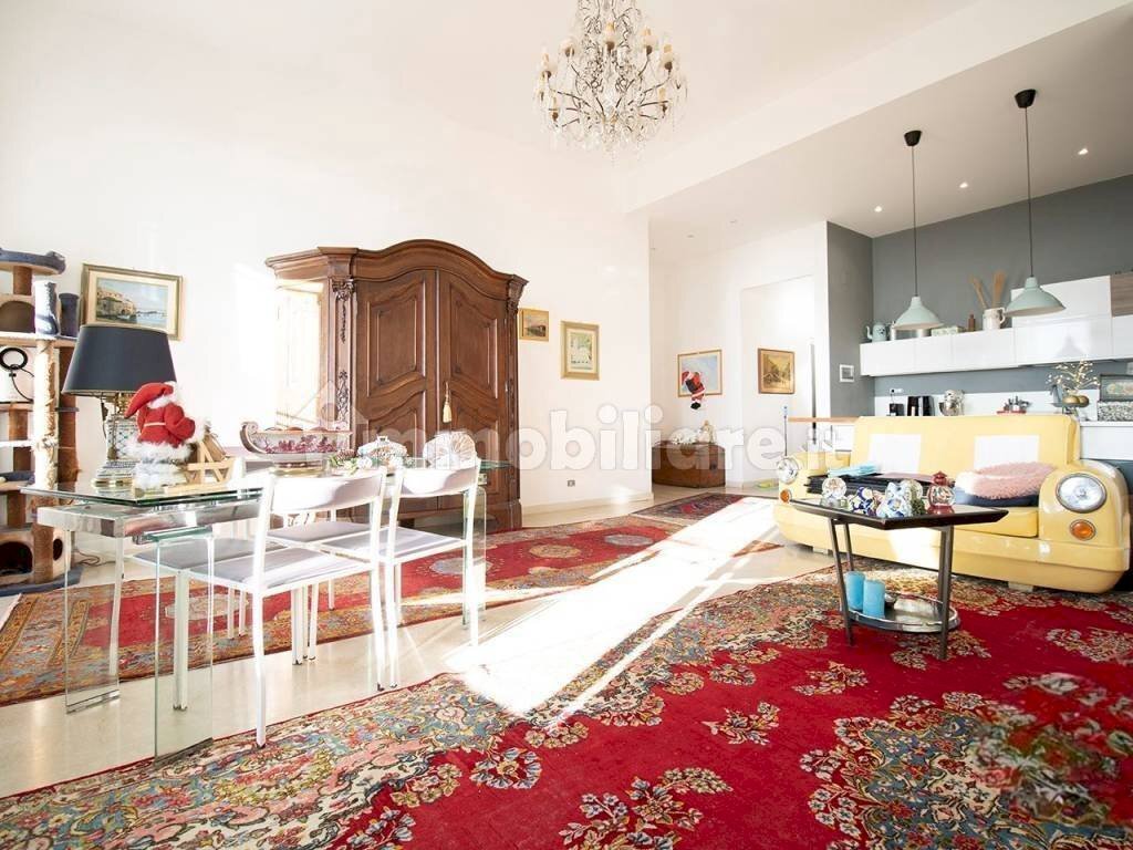 Salone - Quadrilocale piazza Daniele Manin, Genova (zona Castelletto) - foto 2