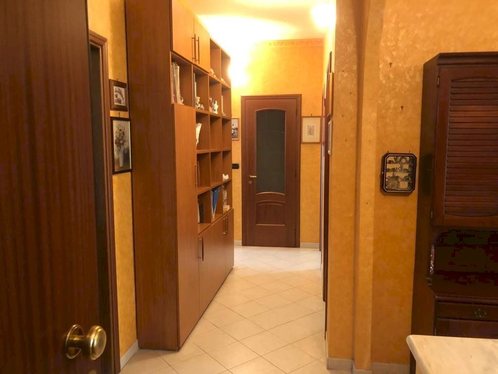 Corridoio - Quadrilocale via Montezemolo, 16, Torino (zona Santa Rita) - foto 3