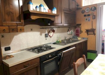 Cucina - Four-room apartment via Montezemolo, 16, Torino (neighborhood Santa Rita) - photo 19