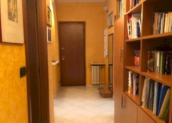 Corridoio - Four-room apartment via Montezemolo, 16, Torino (neighborhood Santa Rita) - photo 2