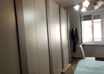 Camera da letto - Four-room apartment via Montezemolo, 16, Torino (neighborhood Santa Rita) - photo 16