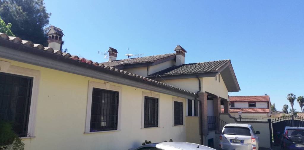 Facciata - Villa a Schiera via Giuseppe Ottavio Pitoni, 56, Roma - foto 2