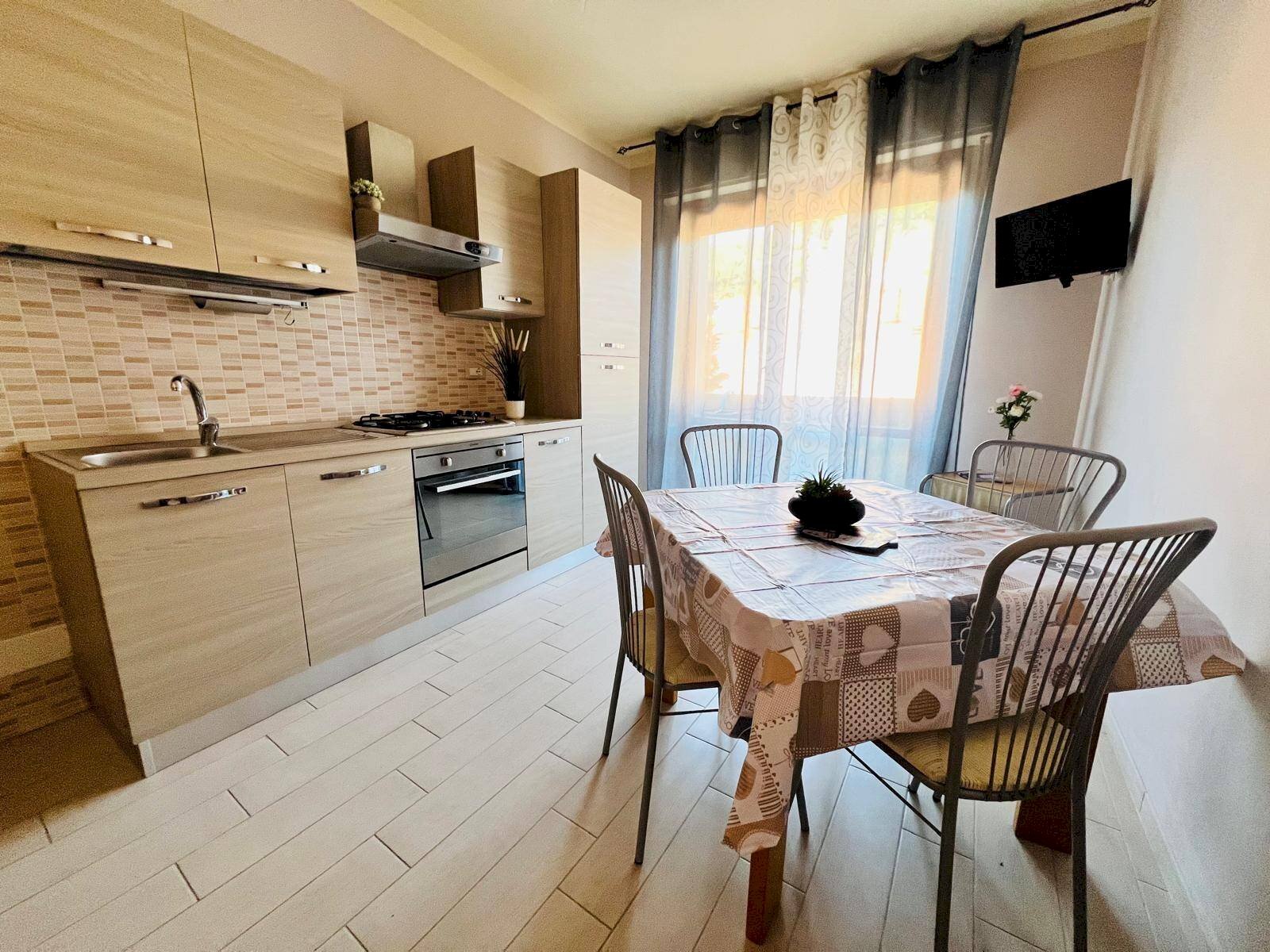 Foto 3 - Bilocale piazza Rossini
 
12, San Bartolomeo al Mare - foto 3