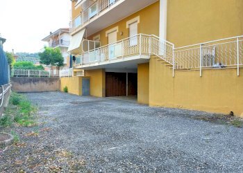 Foto 2 - Box Via Diano Castello, Diano Marina - foto 2