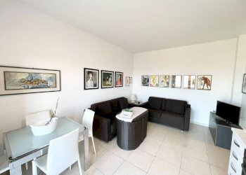 Salone - Trilocale via Alba, 34, Monforte d'Alba - foto 5